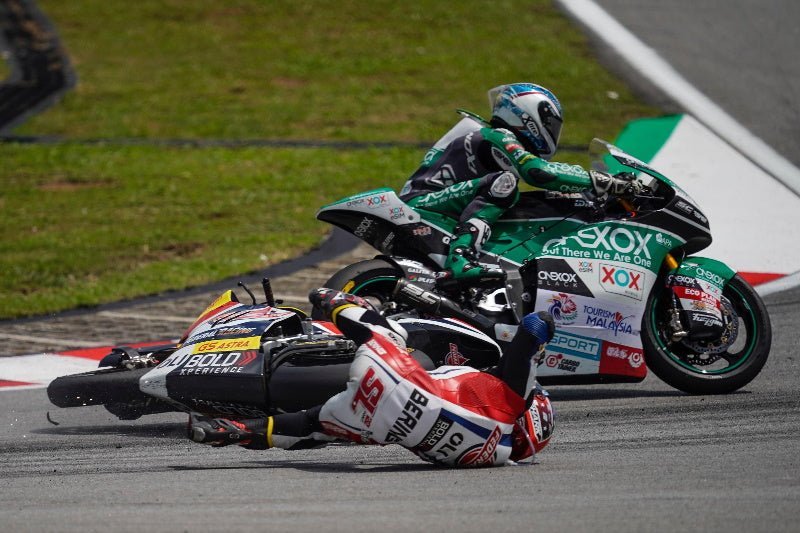 SAM LOWES LEAVES MALAYSIA EMPTY HANDED - Kecks
